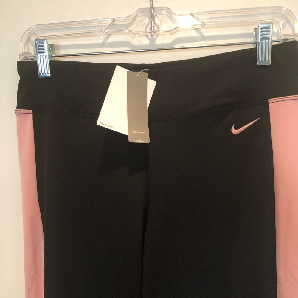 Nike Women’s Cropped Workout Pant - Picture 2 of 4